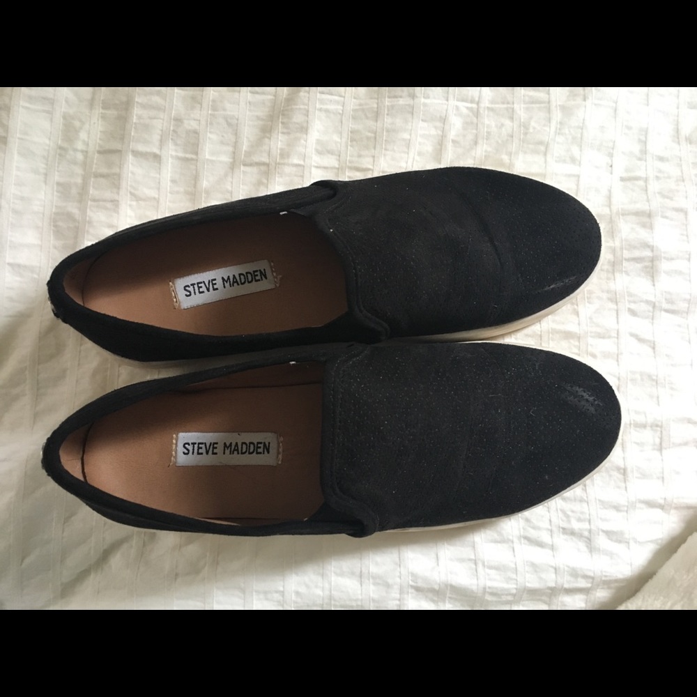 Black Steve Madden slip on shoes